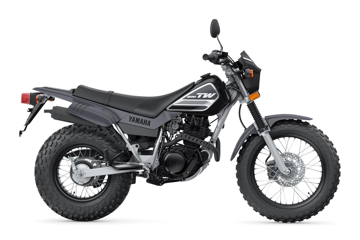 YAMAHA TW200E - THE DO‑IT‑ALL:
Adaptable and comfortable with fat tires, a low seat and a smooth ride makes it a practical do‑it‑all, dual purpose machine.
