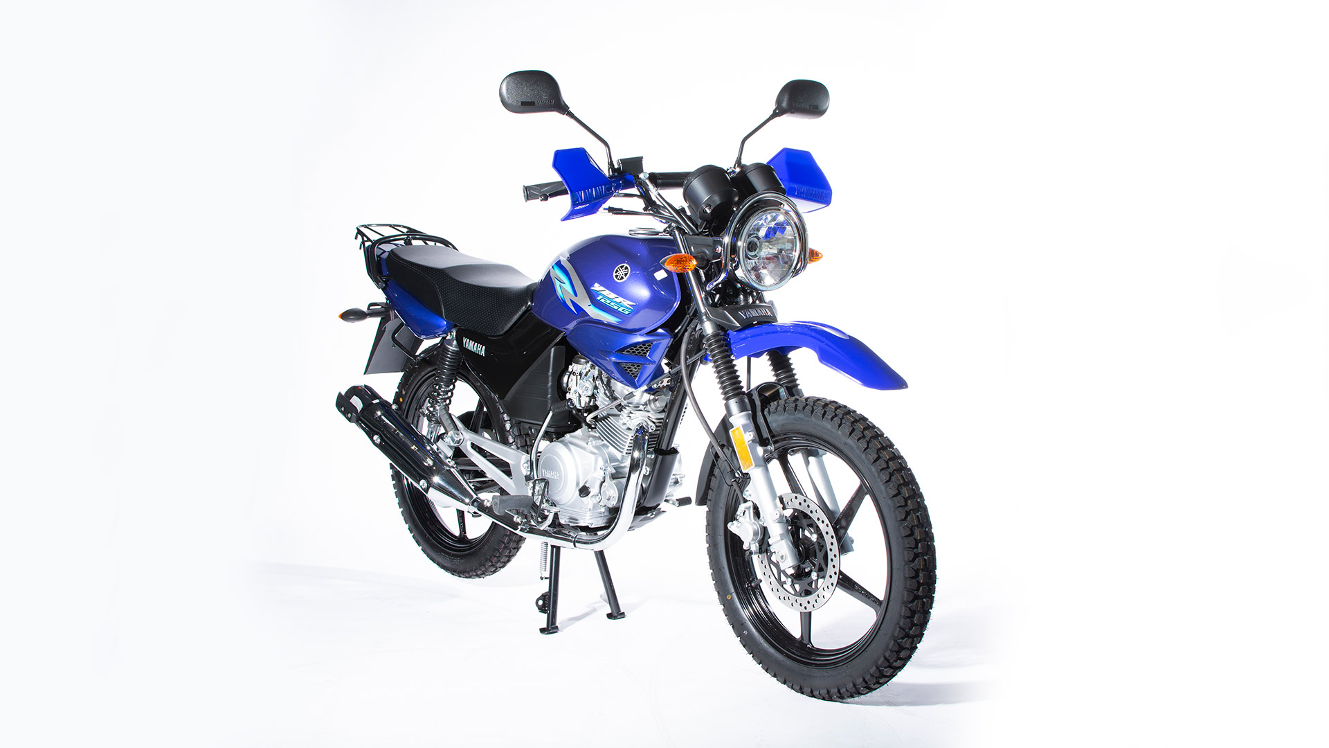 YAMAHA YBR125G - THIS WAY, EVEN RUSH HOUR’S FUN:
Eager to please, this punchy 4-stroke will happily propel you around city streets with its smooth five-speed gearbox. Built for easy-going performance and reliability, the YBR125 won’t let you down.