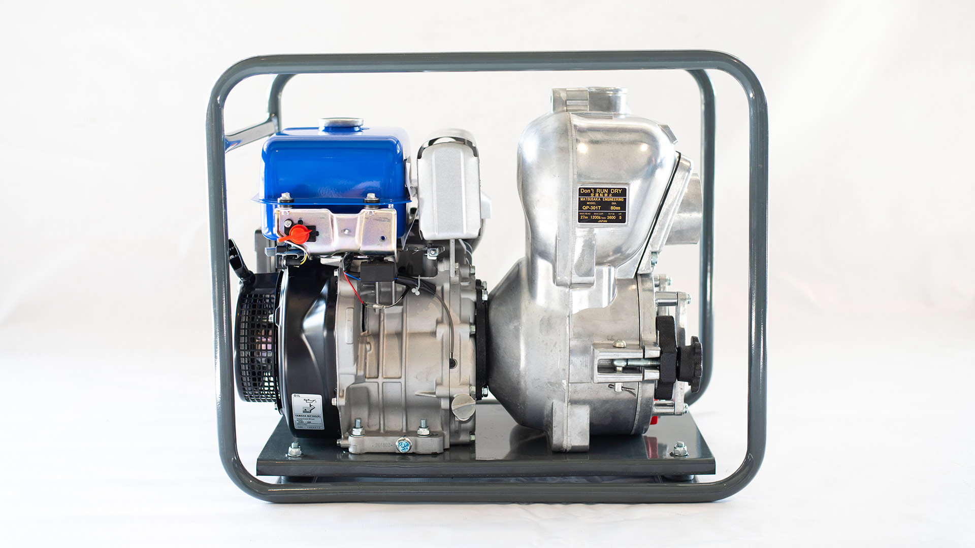 YAMAHA ETP75 PUMP - CAPABLE HANDLING:
Built for tough dewatering and trash pumping, the ETP75 is capable of handling solids such as debris, sand and small stones. This 3 inch inlet/outlet pump is driven by Yamaha’s MZ175, 5.5hp engine fitted to an open type, aluminium, two-vane impeller and inner volute casing.